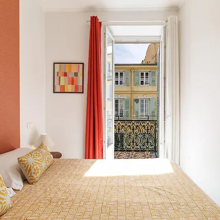 Sunny, Central,balcony, Steps Away From Sea Front 니스